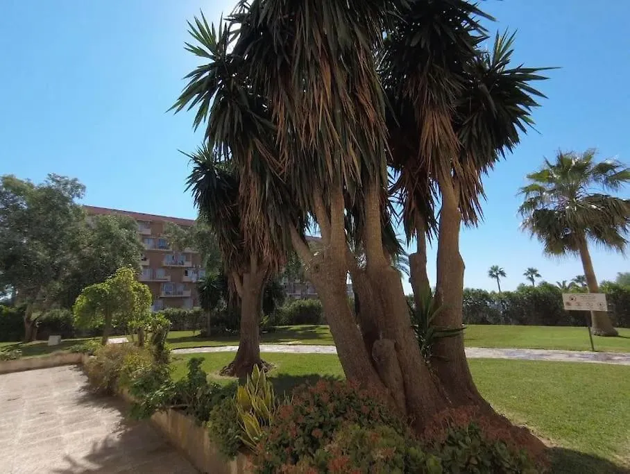 Luxurious 1 Bed Apartment With 5 Pools & Gardens. Benalmádena 0*,  Spanien