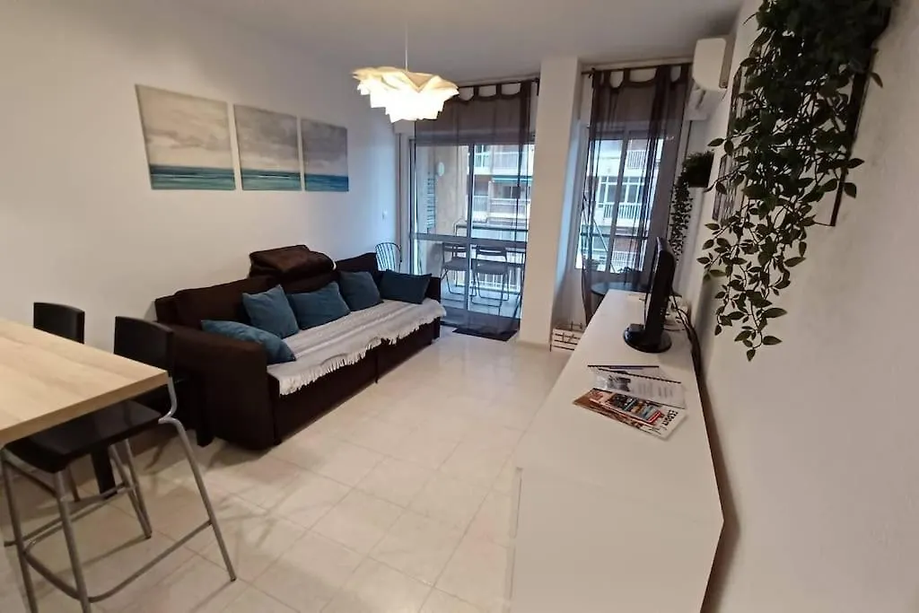 Luxurious 1 Bed Apartment With 5 Pools & Gardens. Benalmádena 0*,  Spanien