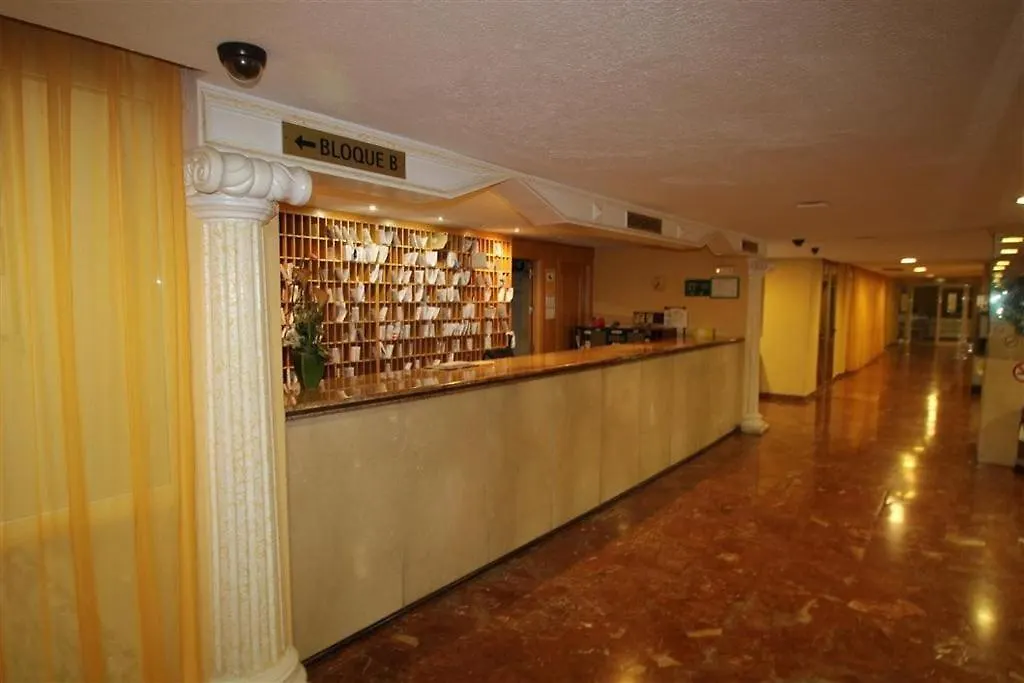 Luxurious 1 Bed Apartment With 5 Pools & Gardens. Benalmádena Spanien
