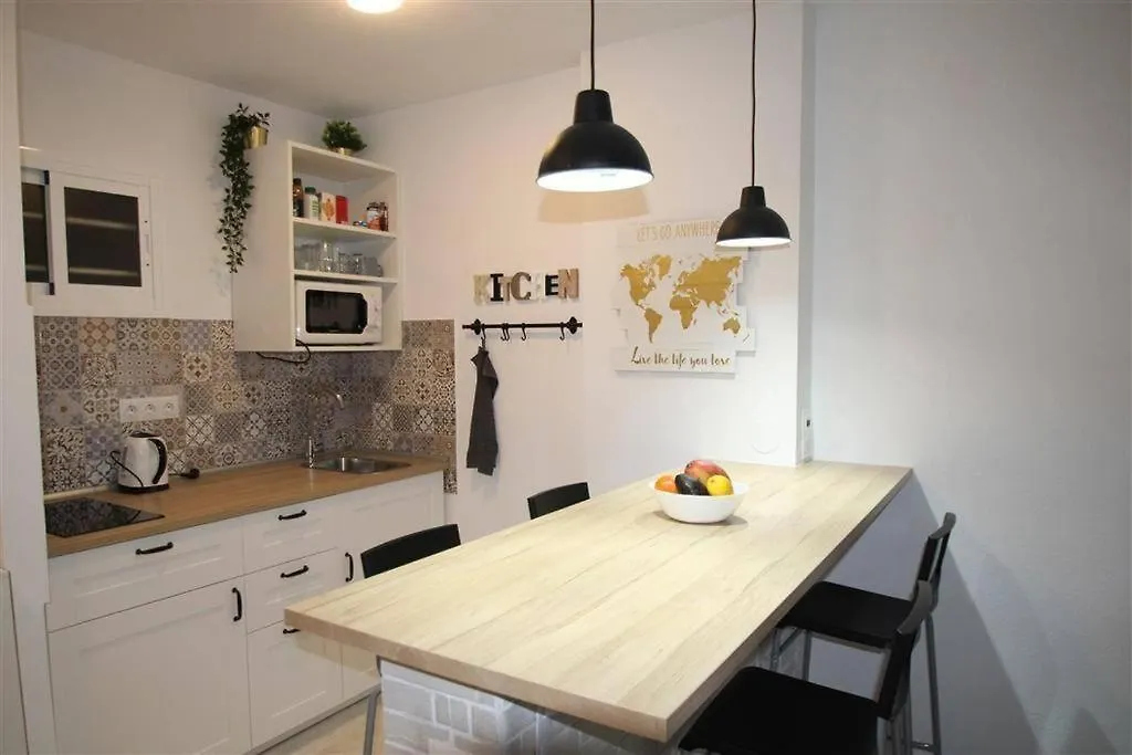 Luxurious 1 Bed Apartment With 5 Pools & Gardens. Benalmádena