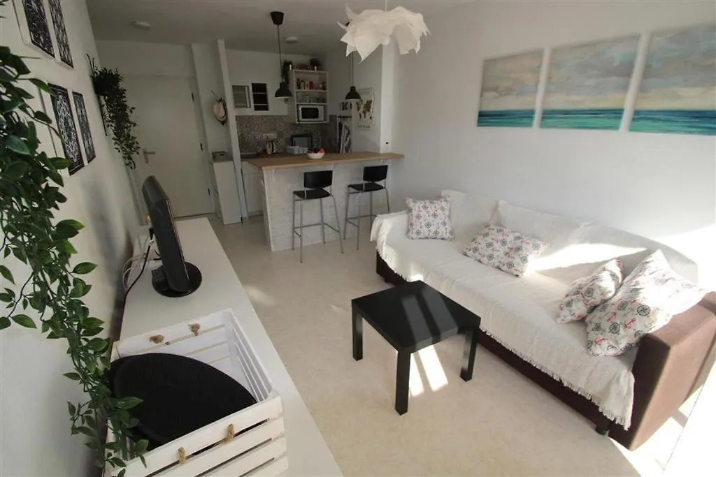 Luxurious 1 Bed Apartment With 5 Pools & Gardens. Benalmádena