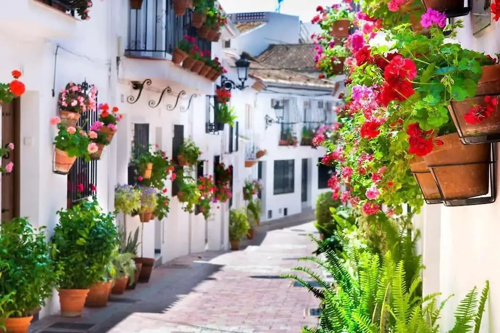 Luxurious 1 Bed Apartment With 5 Pools & Gardens. Benalmádena 0*,